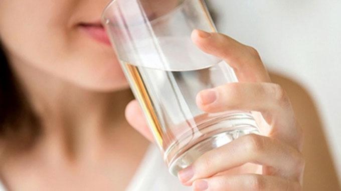 多喝水是否有利健康，相信谁的？